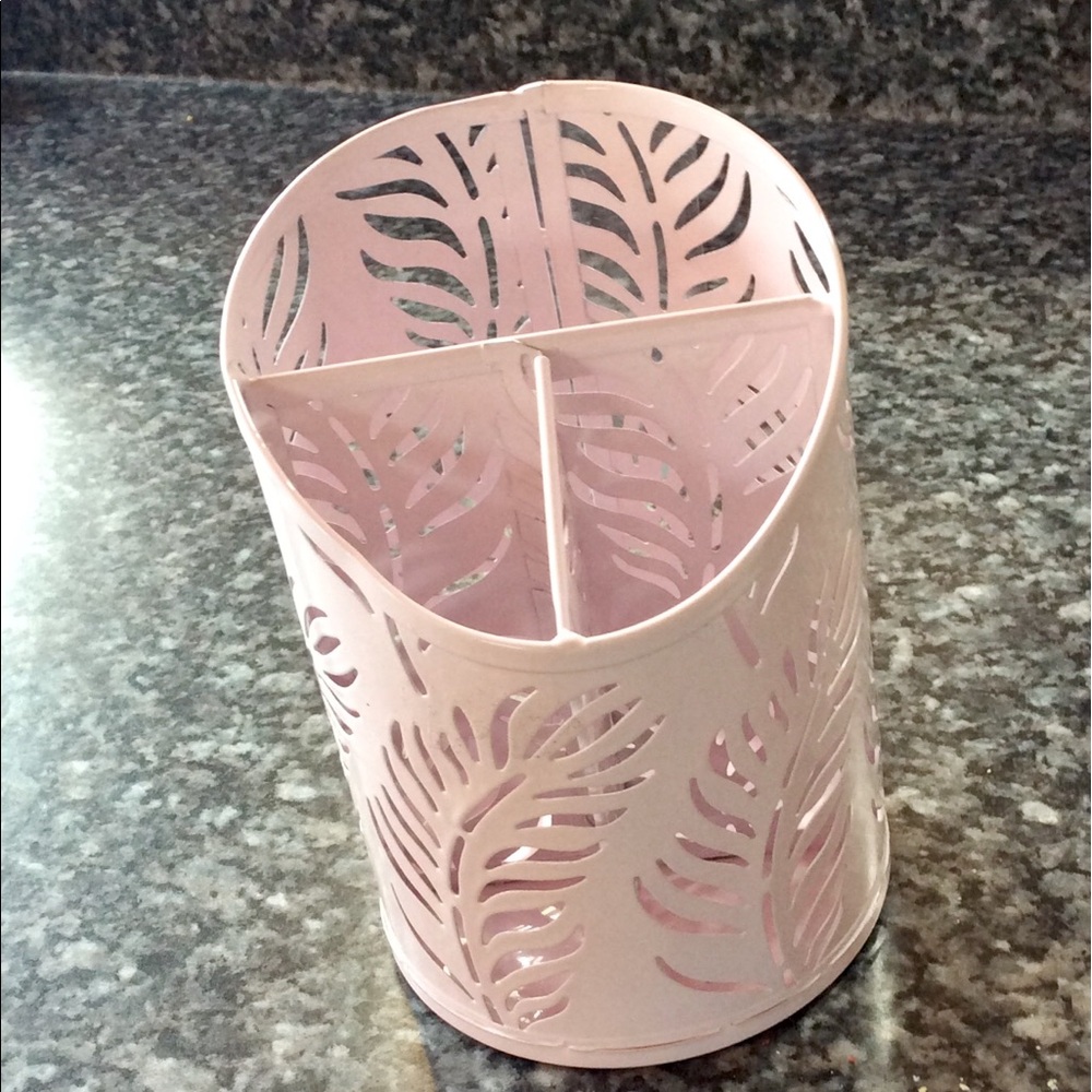 Pink Metal Divided Pen/Pencil Holder